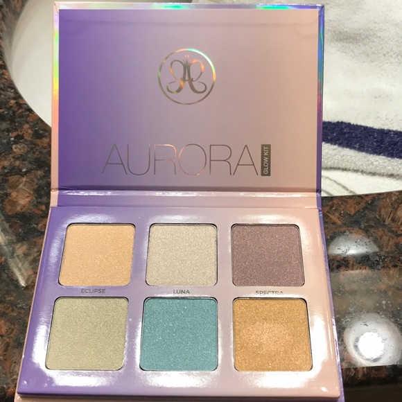 Anastasia Beverley Hills Aurora Glow Kit - Picture 2 of 2